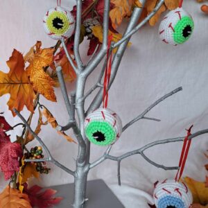 Hand knitted Eyeballs